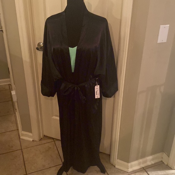Ambrielle Other - NWT SATIN ROBE FULL LENGTH LONG SLEEVES TIES AT WAIST SIZE XL COULD FIT LARGE
